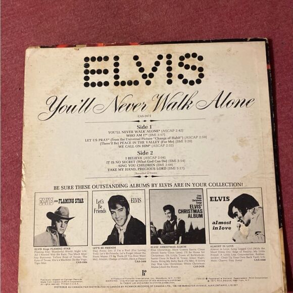 Vintage Elvis vinyl   - Picture 2 of 3